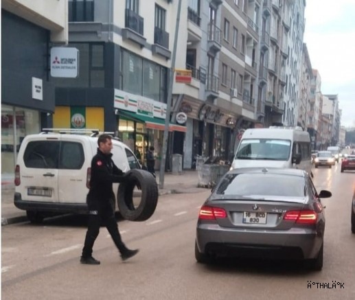 Nilüfer’de Kaldırımlar İşgallerden Arındırılıyor