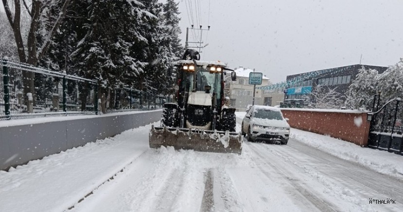 Nilüfer’de Kar Yağışına Karşı Kesintisiz Mesai