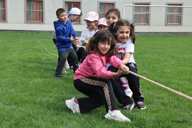 Nilüfer’de Miniklerden Tatlı Mücadele