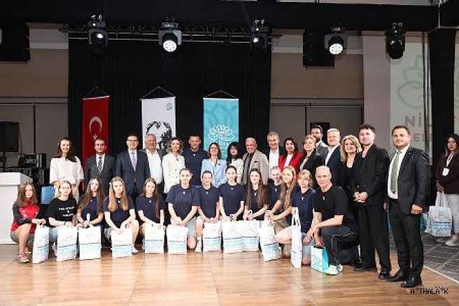 Nilüfer’den Dünyaya Barış ve Kardeşlik Mesajları  