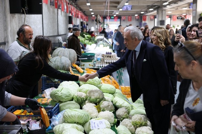 Nilüfer’in Modern Pazar Alanı Balat’ta Hizmete Açıldı