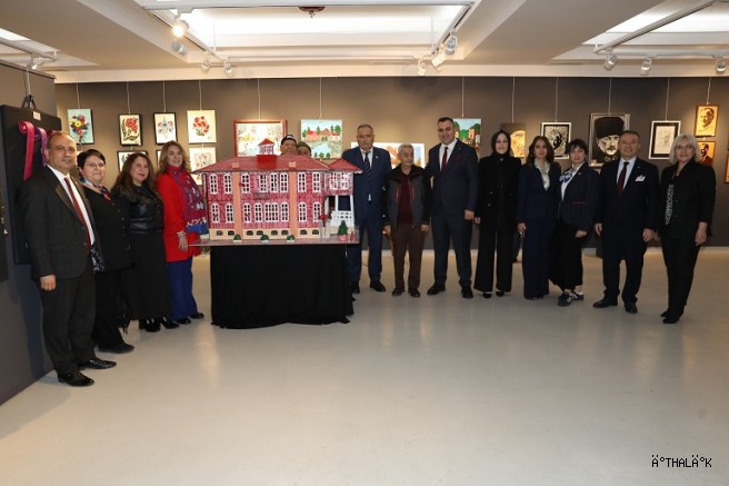 Olgun gençler, Yaşlılara Saygı Haftası’nda Hünerlerini Sergiledi