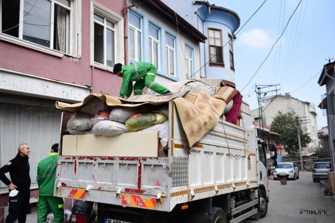 Osmangazi Belediyesi Çöp Eve Müdahale Etti, Kayıhan Rahat Nefes Aldı