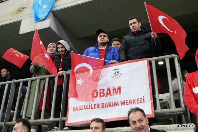 Osmangazi Belediyesi Engelli Bireylere Milli Maç Heyecanı Yaşattı