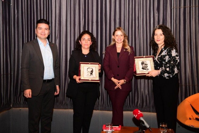 Osmangazi Belediyesi Medyadaki Kadın Temsilini Masaya Yatırdı