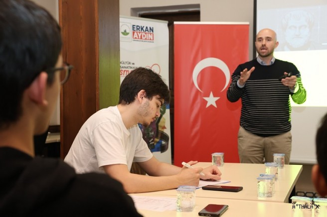 Osmangazi Belediyesi’nden Gençlere Eleştirel Düşünce Atölyesi