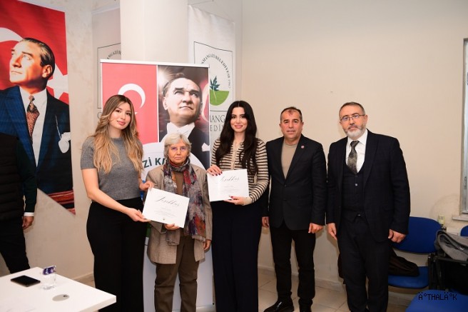 Osmangazi Belediyesi’nden Sporcu Ailelerine Yol Gösteren Panel