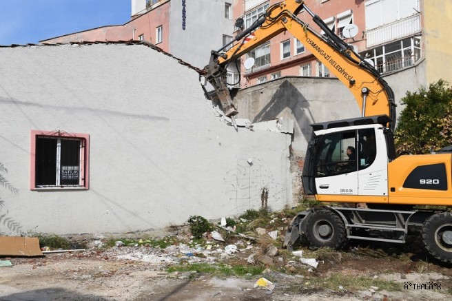 Osmangazi Belediyesi’nden Tarihi Koruyan Yıkım 
