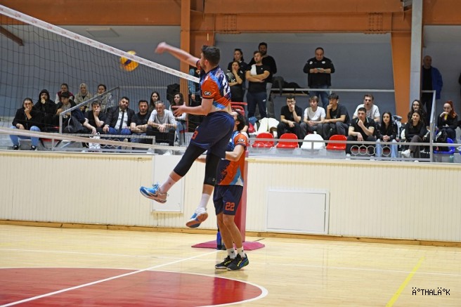 Osmangazi Belediyespor Voleybol Takımı 1. Lige Yükseldi