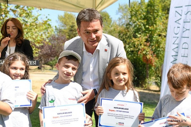 Osmangazi’de 8 Bin 24 Çocuk Yüzme Keyfi Yaşadı