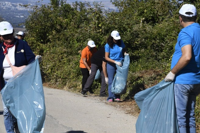 Osmangazi’de Çöp Toplama Etkinliği 