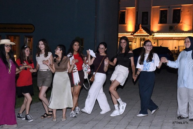 Osmangazi’de Sınırları Aşan Gençlik Projesi 