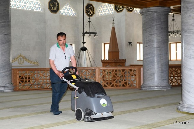 Osmangazi’deki Camiler Bayrama Hazır 