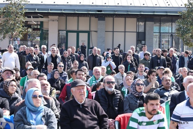 Osmangazi Meydanı’nda Bursaspor Coşkusu Zirve Yaptı