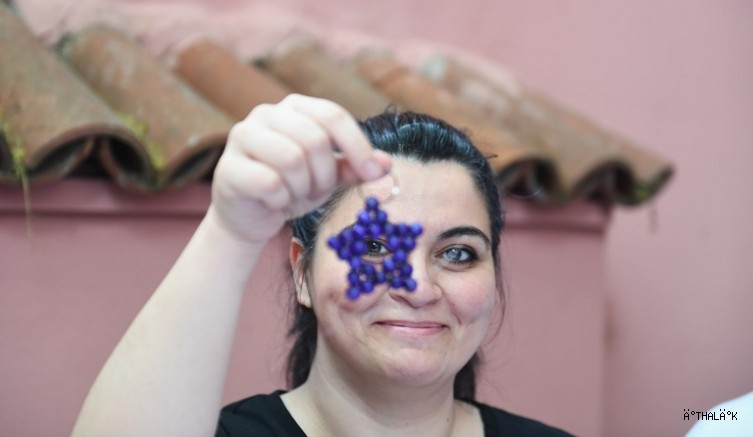 Osmangazili Kadınlar Hemcinsleri İçin Hediye Anahtarlık Üretiyor