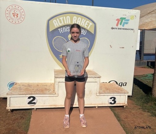 Osmangazili Raket Şampiyonluk Kürsüsüne Oturdu