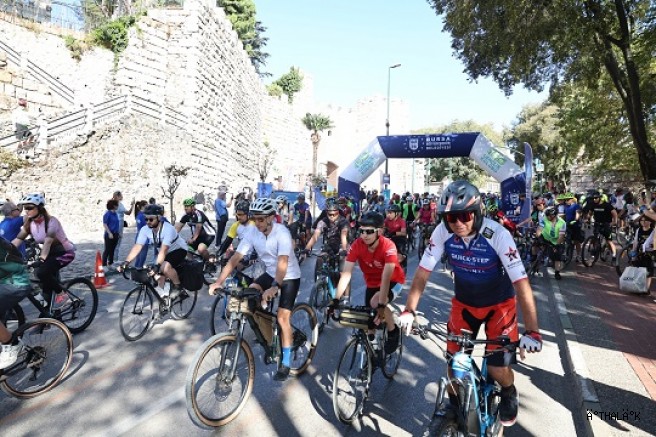 Pedallar İyilik İçin Döndü