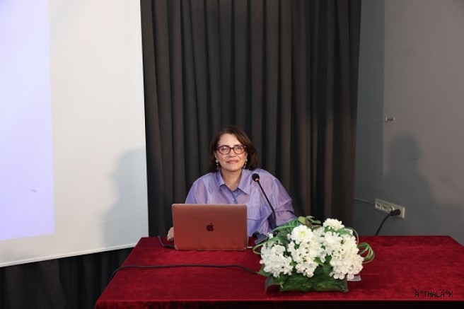 Prof. Dr. Varlı “Müziğin Sessiz Siyaseti”ni Anlattı