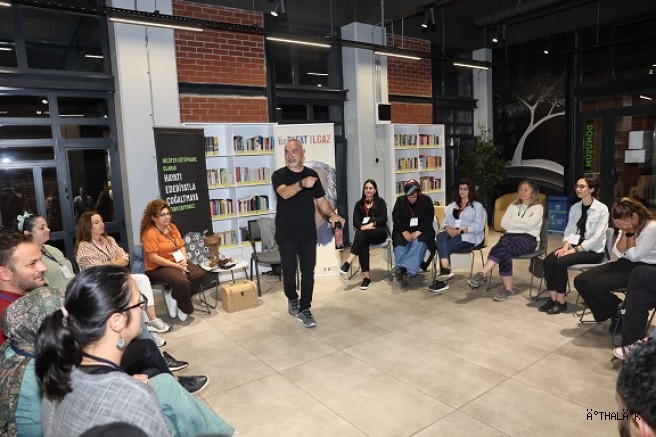 Rıfat Ilgaz’ın Dünyasına Oyunla Yolculuk