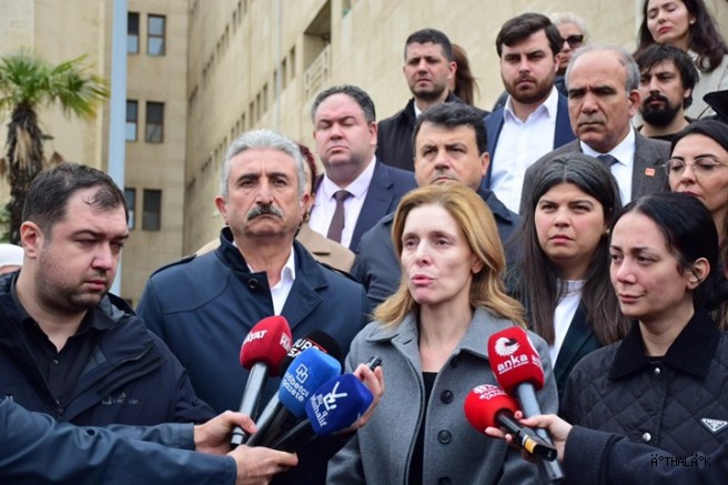 Seden Bozbey: Bizim alnımız Ak, Başımız Dik