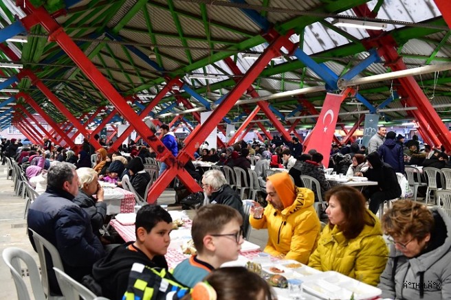 Soğanlı Mahallesi’nde Ramazan Bereketi Aynı Sofrada Paylaşıldı