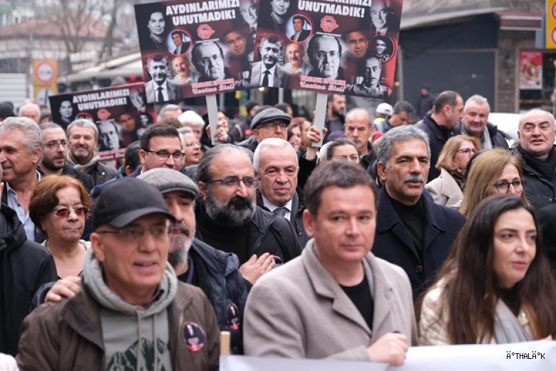 Uğur Mumcu İçin Bursa’da Sevgi Seli