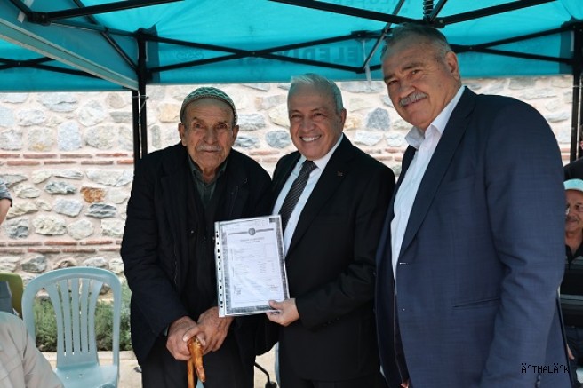 Ürünlü'de 275 Hak Sahibine İmarlı Tapu Sevinci