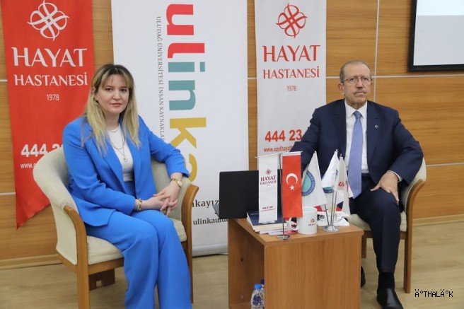 Uzm. Dr. Ahmet Özkul Öğrencilerle Buluştu