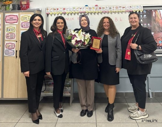 YASAV Yılın Öğretmenini Onurlandırdı