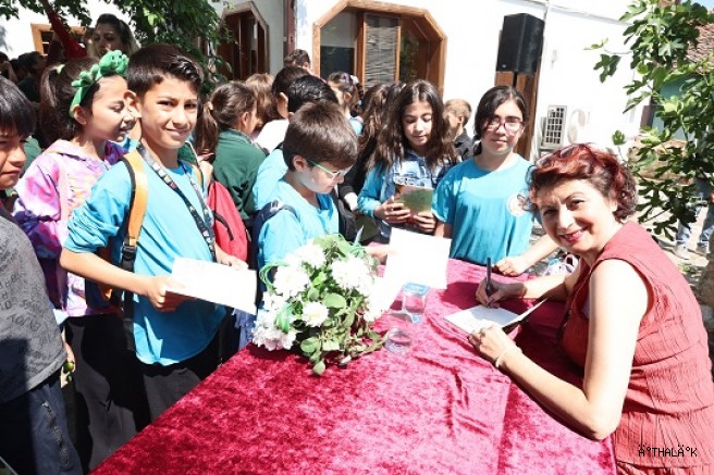 Yazar Karamuti Misi Yazıevi’nde Öğrencilerle Söyleşi Yaptı