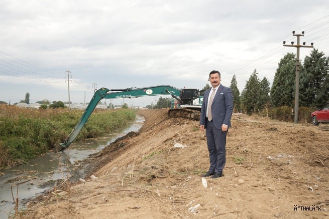 Yenişehir’de Çevre Kirliliğine Neden Olan, Şehir İçi Kanallarında Kapsamlı Temizlik Başladı.