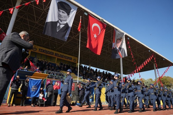 Yenişehir’de Stadyumu'nda Cumhuriyet Coşkusu
