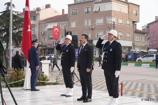Yenişehir'de zaman Saat 9'u 5 Geçe Durdu