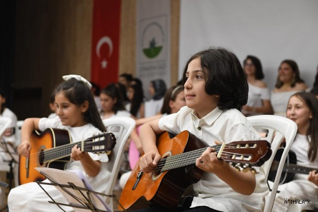 Yetenek Evi Öğrencilerinden Yılsonu Şöleni