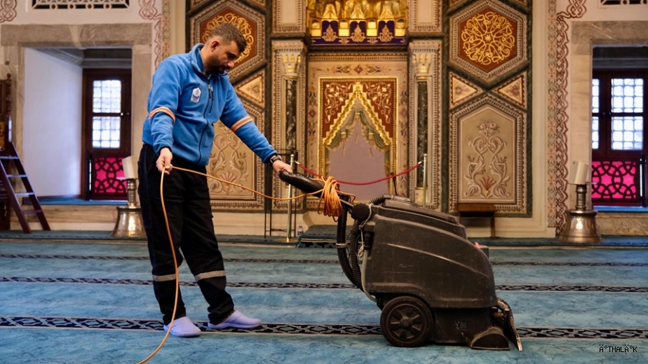 Yıldırım'da Camilere Bayram Temizliği