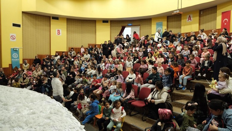 Yıldırım'lı Çocukların Tiyatro Keyfi