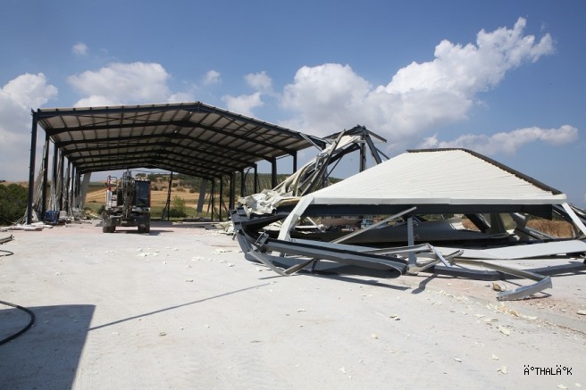 Yolçatı Mahallesi’nde Kaçak İş Yeri Yıkıldı