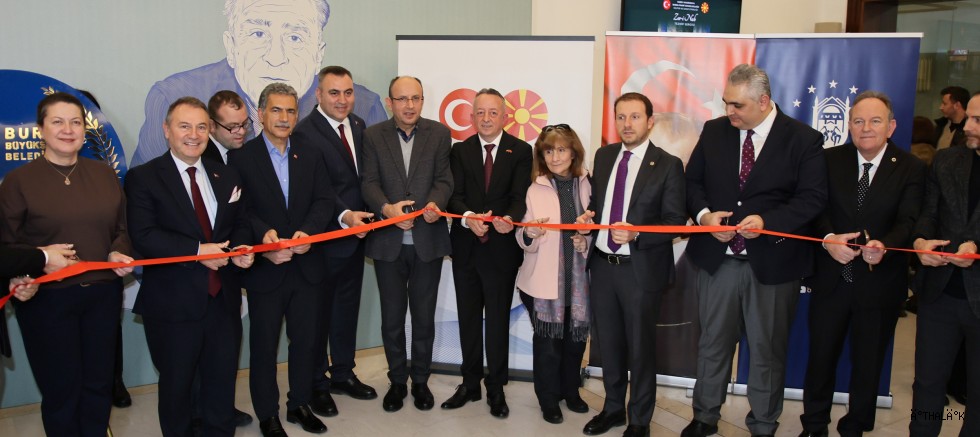 ‘Zer-i Nab’ Tezhip Sergisi Bursa’da Ziyarete Açıldı